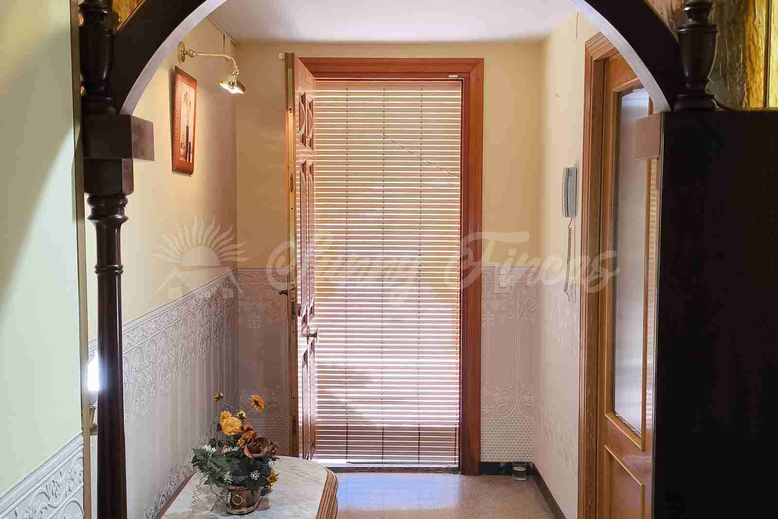 5 bedroom Terraced Villa for sale in Caudete with garage - € 489,000 (Ref: 9848374)