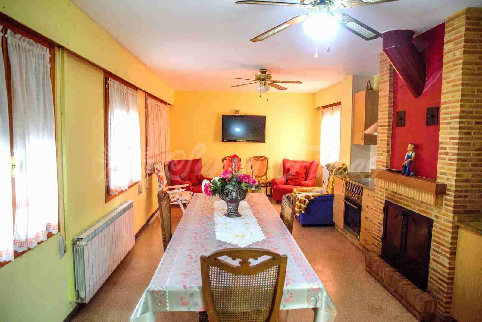 5 bedroom Terraced Villa for sale in Caudete with garage - € 489,000 (Ref: 9848374)