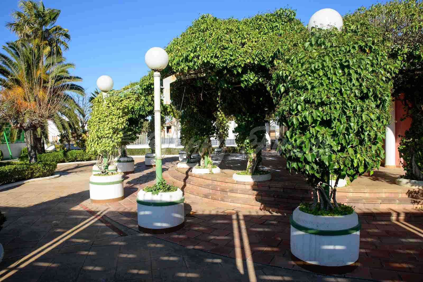 5 bedroom Terraced Villa for sale in Caudete with garage - € 489,000 (Ref: 9848374)
