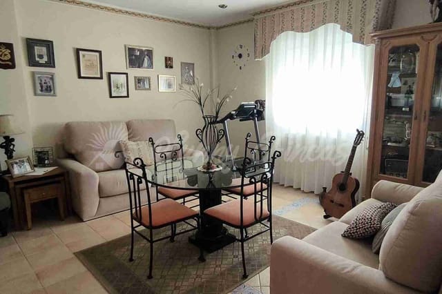 Adosado de 5 habitaciones en Yecla en venta con piscina garaje - 649.000 € (Ref: 9866229)