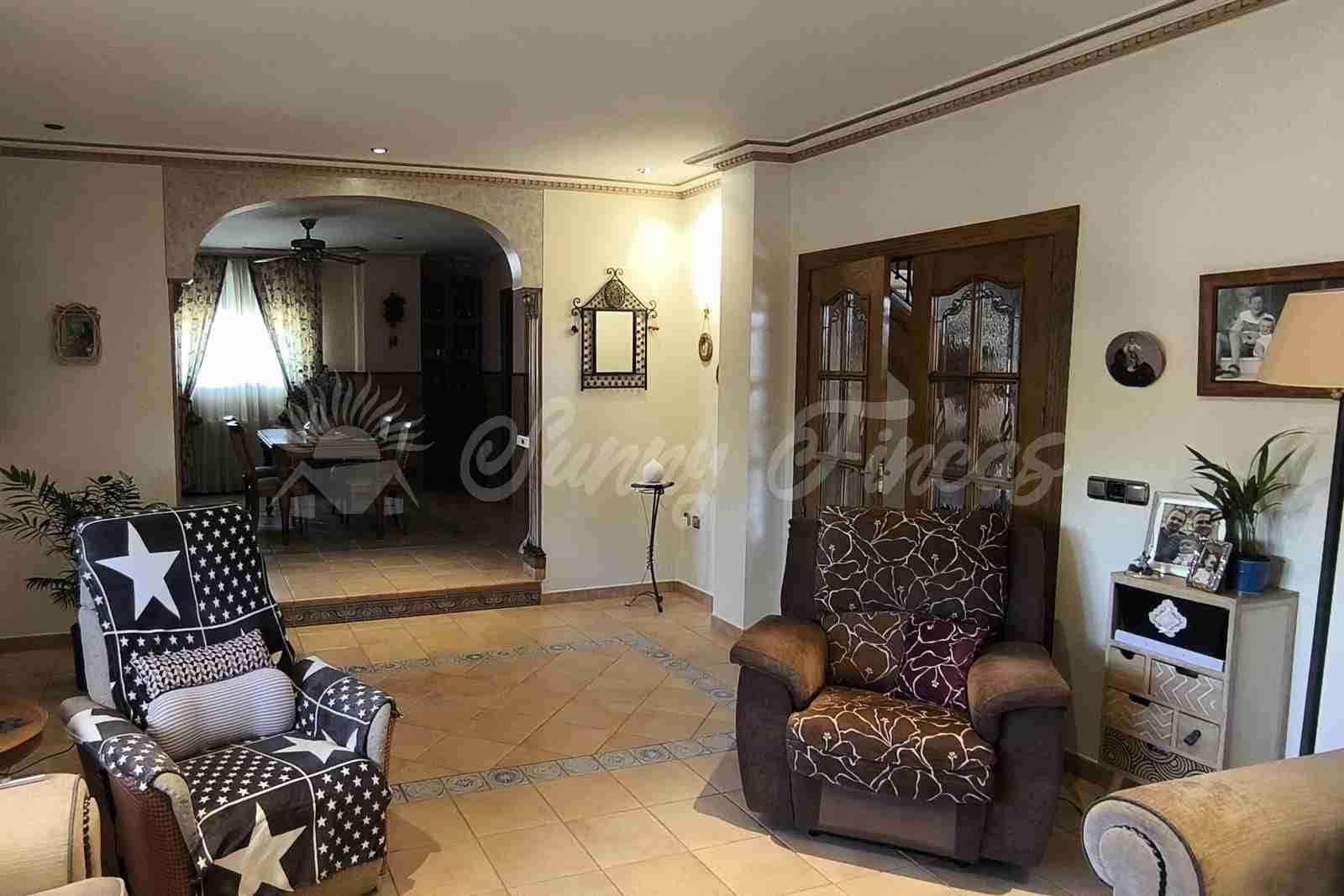 5 bedroom Terraced Villa for sale in Yecla with pool garage - € 649,000 (Ref: 9866229)