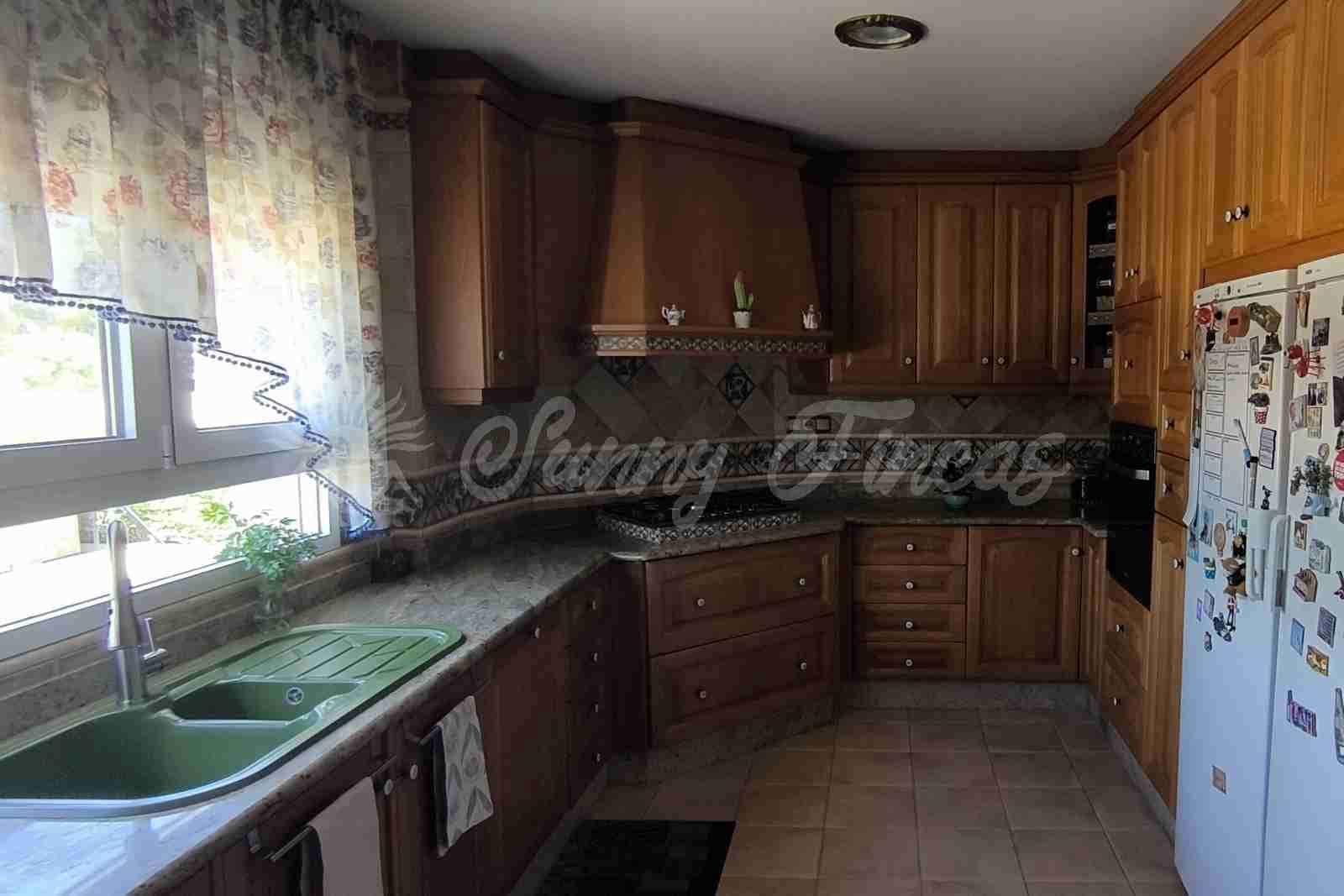 5 bedroom Terraced Villa for sale in Yecla with pool garage - € 649,000 (Ref: 9866229)