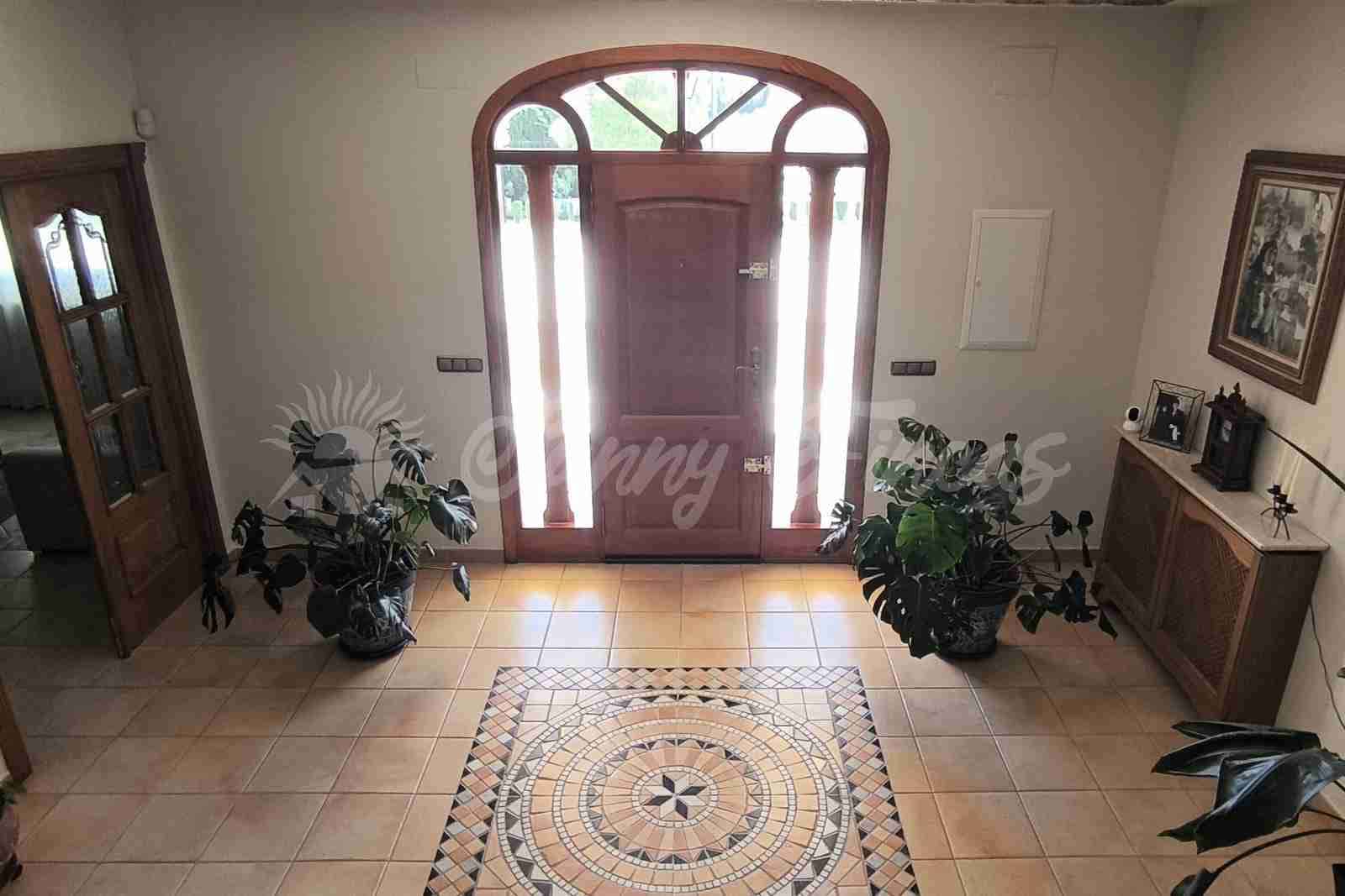 5 bedroom Terraced Villa for sale in Yecla with pool garage - € 649,000 (Ref: 9866229)