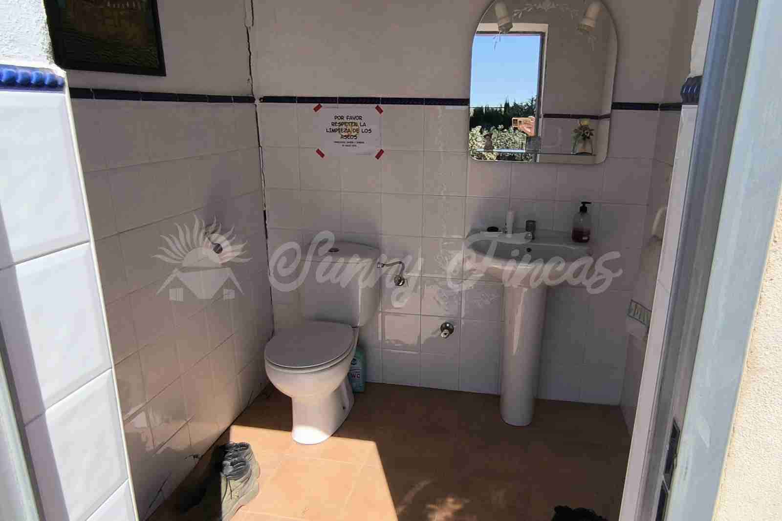 5 bedroom Terraced Villa for sale in Yecla with pool garage - € 649,000 (Ref: 9866229)