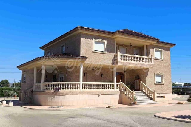 Adosado de 5 habitaciones en Yecla en venta con piscina garaje - 649.000 € (Ref: 9866229)
