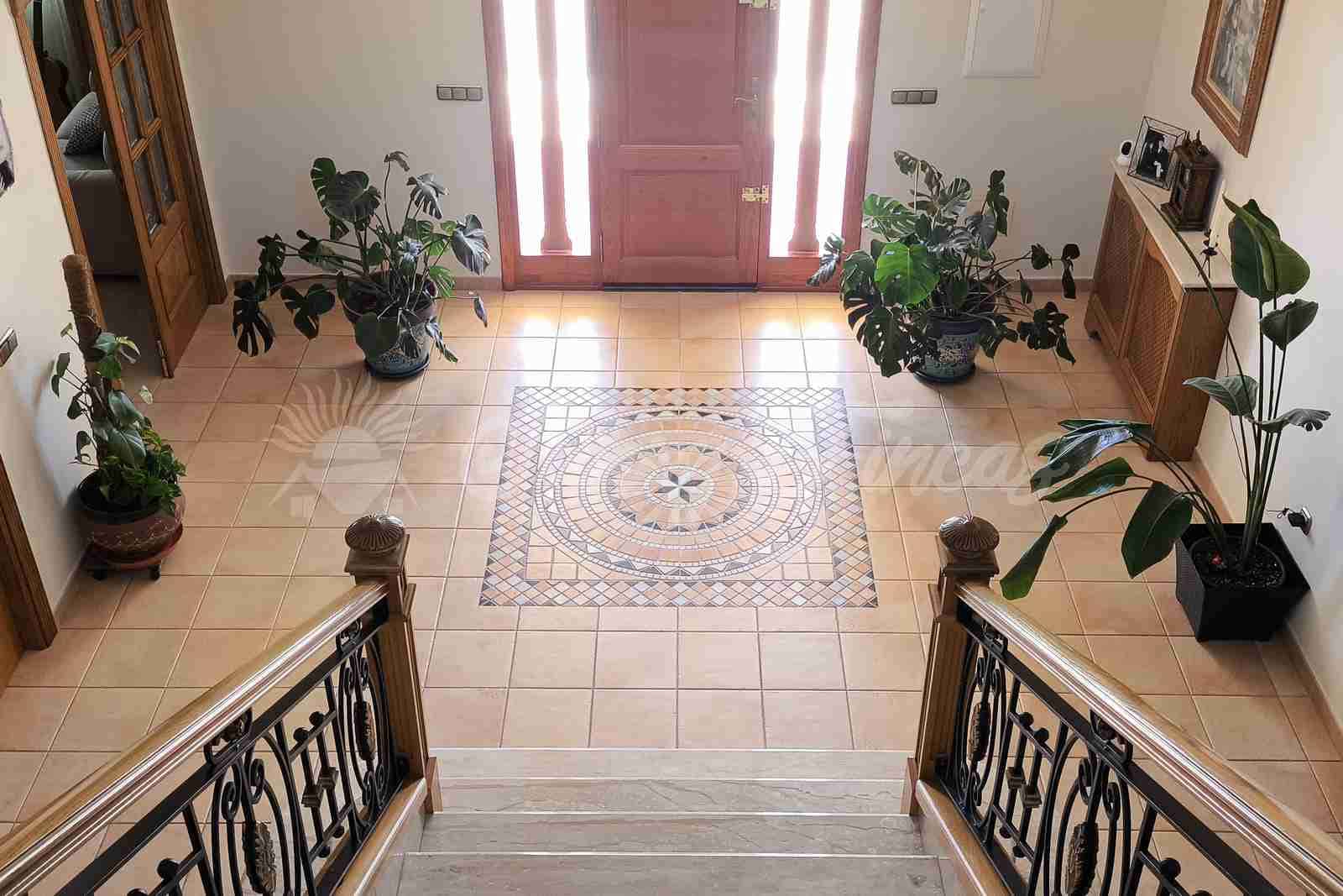 5 bedroom Terraced Villa for sale in Yecla with pool garage - € 649,000 (Ref: 9866229)