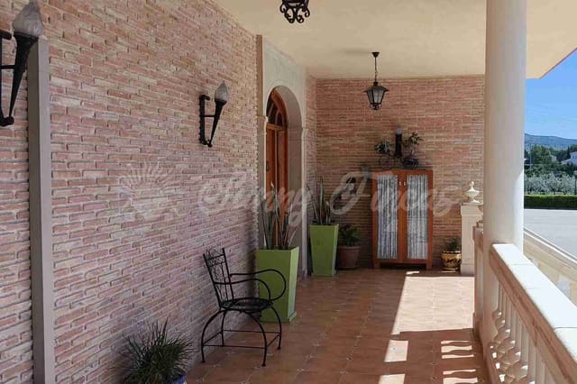 Adosado de 5 habitaciones en Yecla en venta con piscina garaje - 649.000 € (Ref: 9866229)