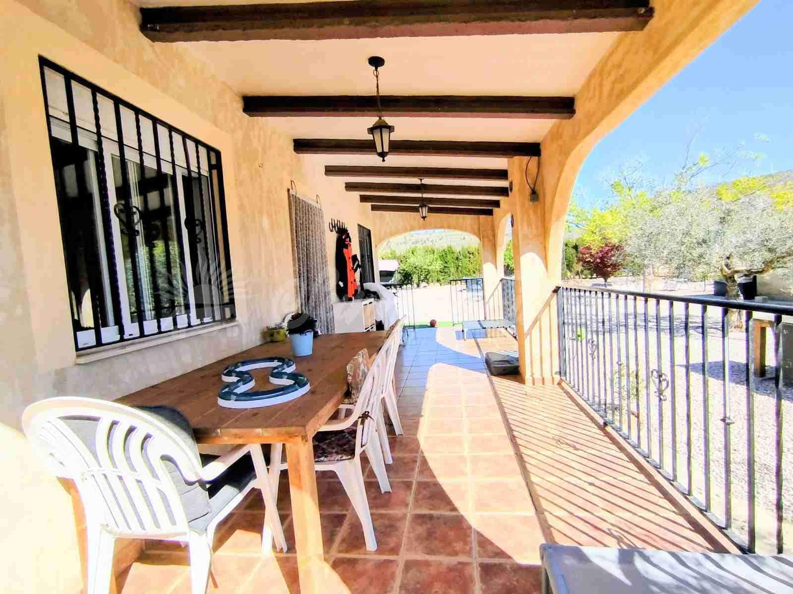 2 slaapkamer Finca/Landhuis te koop in Caudete met zwembad garage - € 159.500 (Ref: 9866338)