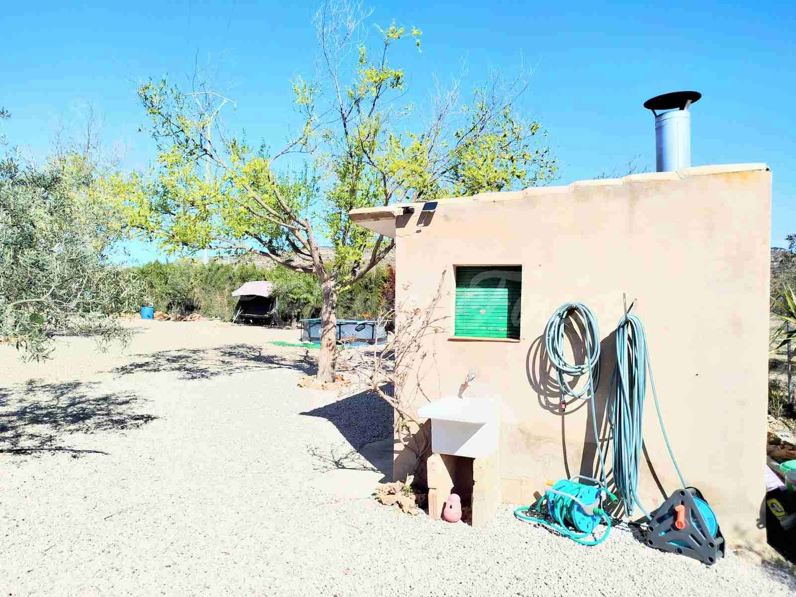 2 slaapkamer Finca/Landhuis te koop in Caudete met zwembad garage - € 159.500 (Ref: 9866338)