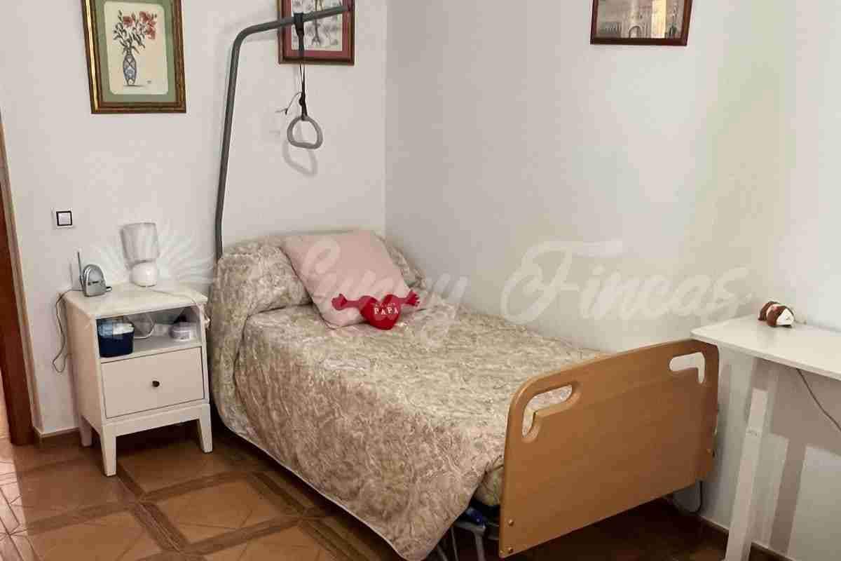 4 Zimmer Reihenhaus zu verkaufen in Caudete mit Pool Garage - 299.000 € (Ref: 9889405)