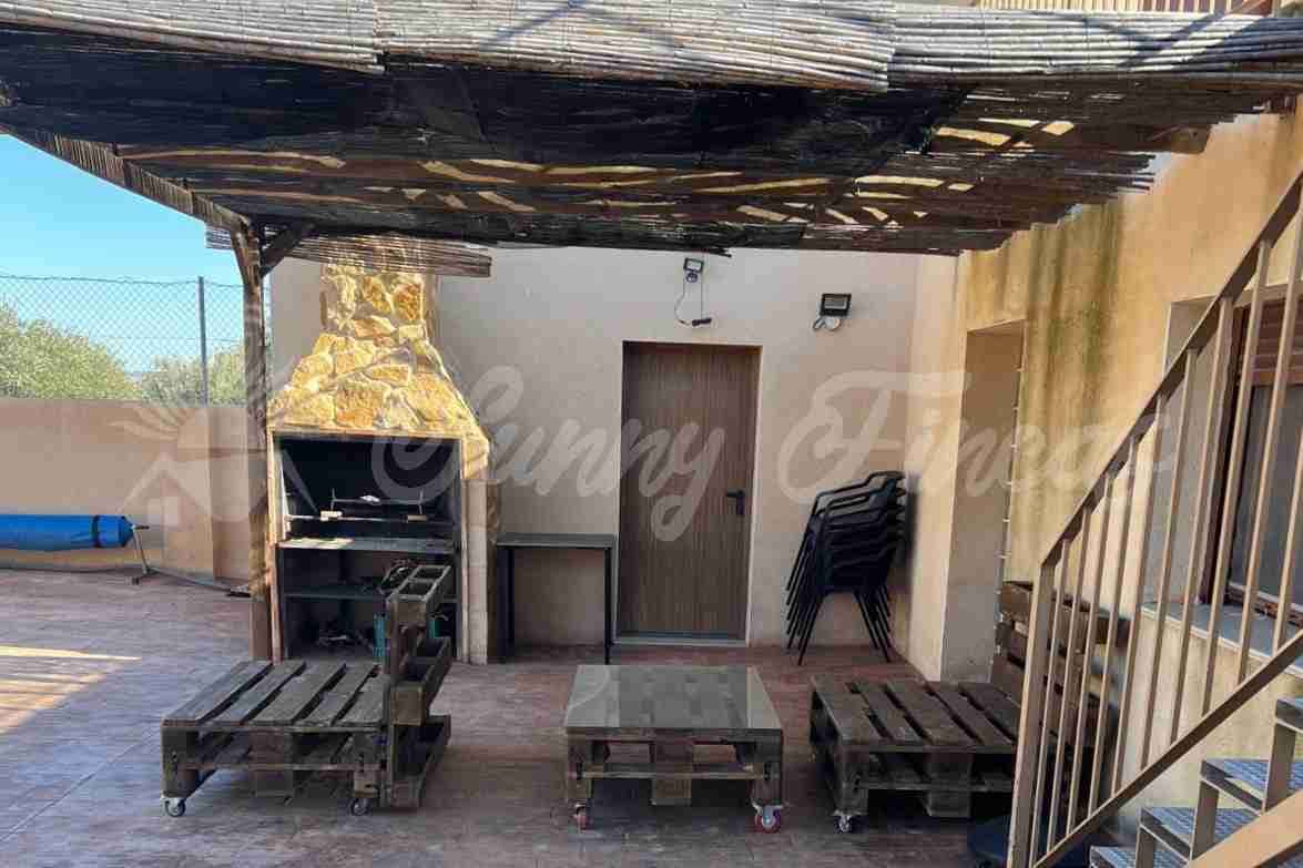 4 Zimmer Reihenhaus zu verkaufen in Caudete mit Pool Garage - 299.000 € (Ref: 9889405)