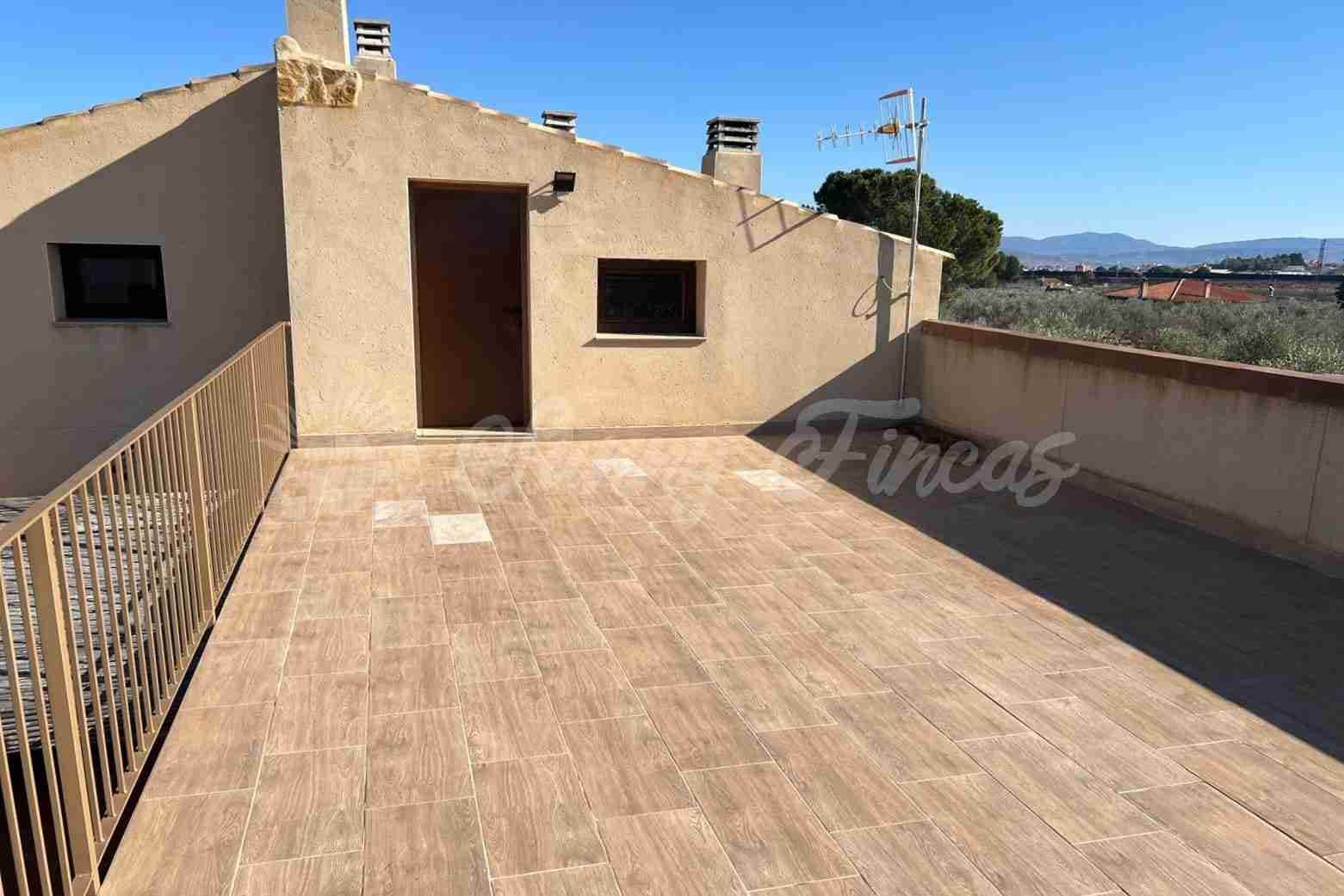 4 Zimmer Reihenhaus zu verkaufen in Caudete mit Pool Garage - 299.000 € (Ref: 9889405)