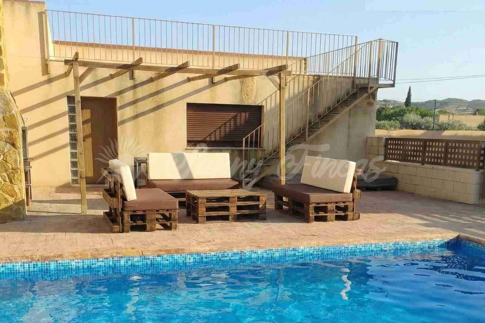 4 Zimmer Reihenhaus zu verkaufen in Caudete mit Pool Garage - 299.000 € (Ref: 9889405)