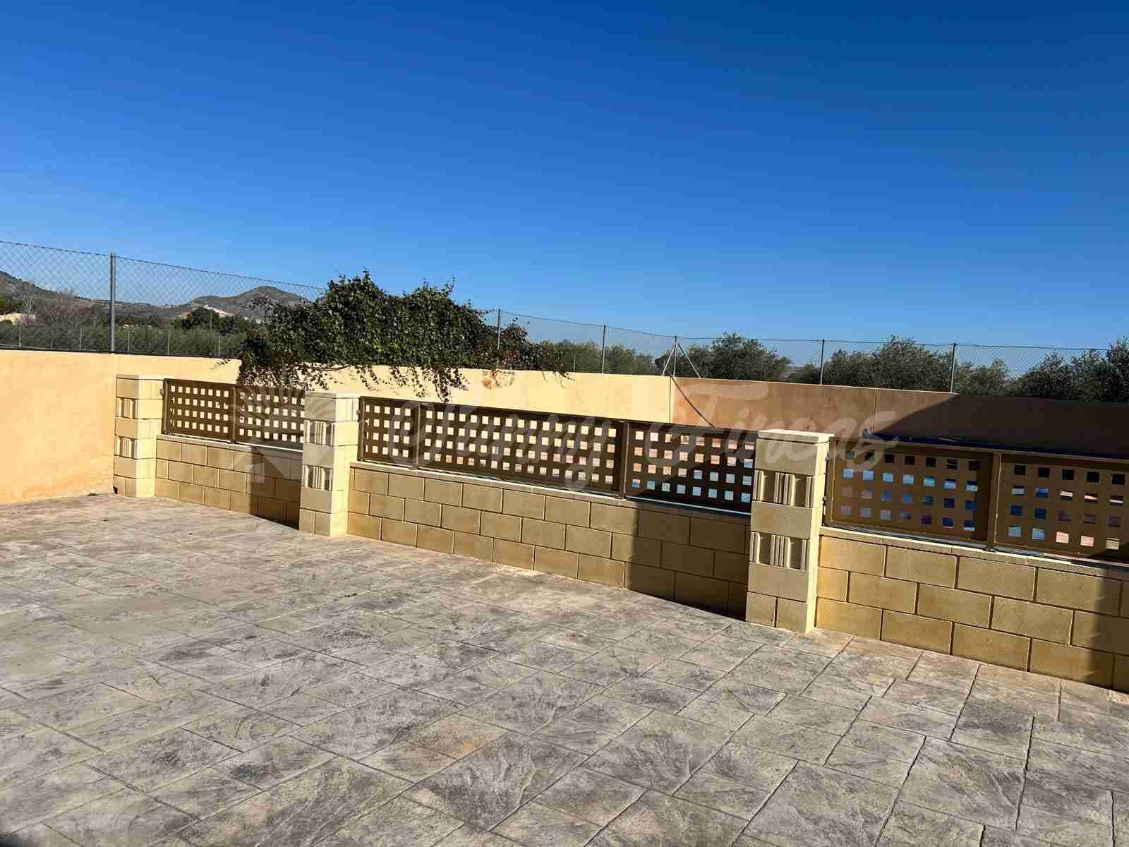 4 Zimmer Reihenhaus zu verkaufen in Caudete mit Pool Garage - 299.000 € (Ref: 9889405)