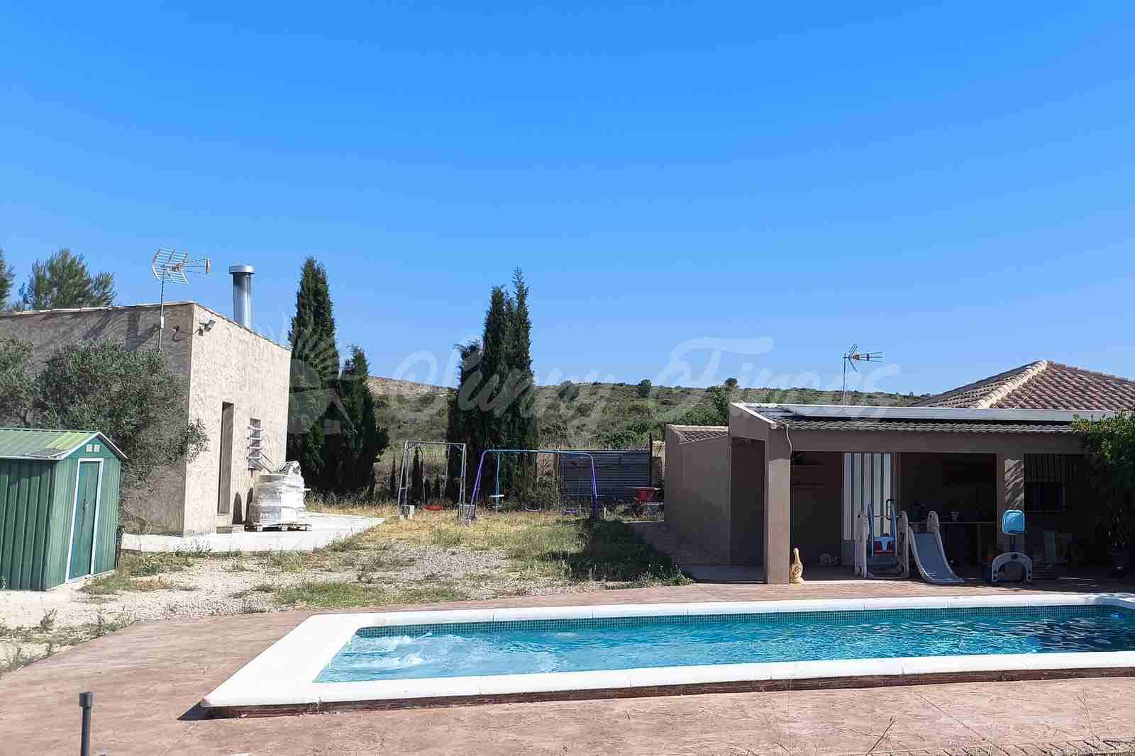 2 bedroom Finca/Country House for sale in Caudete with pool garage - € 165,000 (Ref: 9890723)