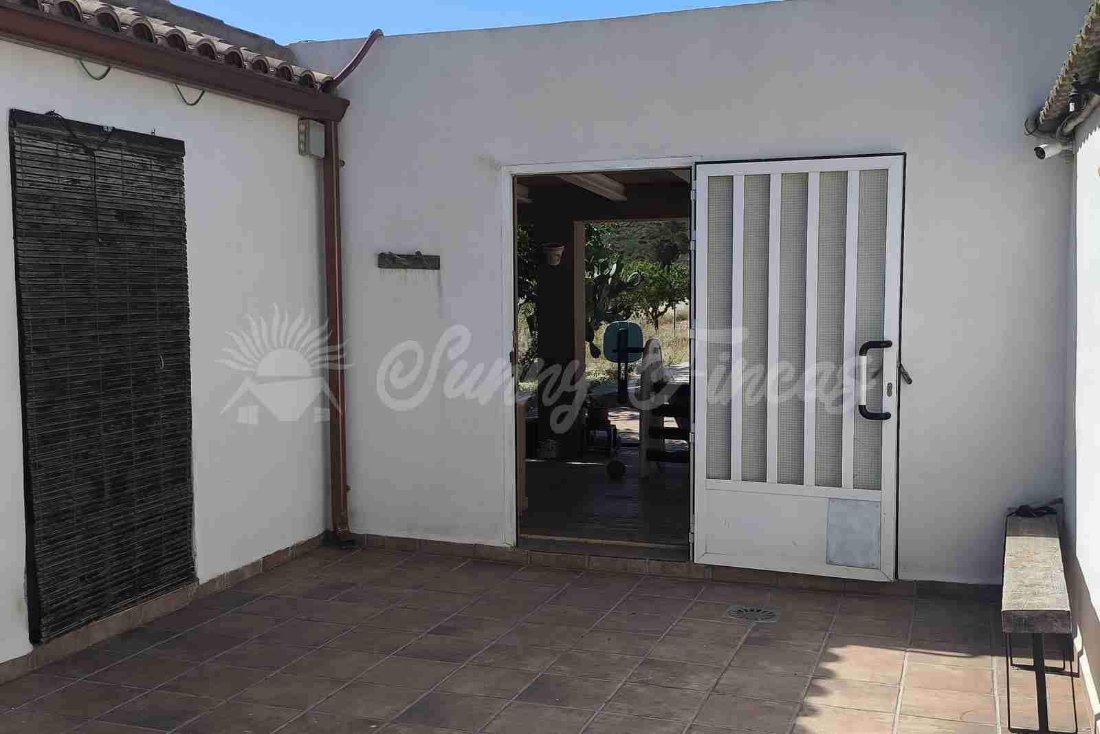 2 bedroom Finca/Country House for sale in Caudete with pool garage - € 165,000 (Ref: 9890723)