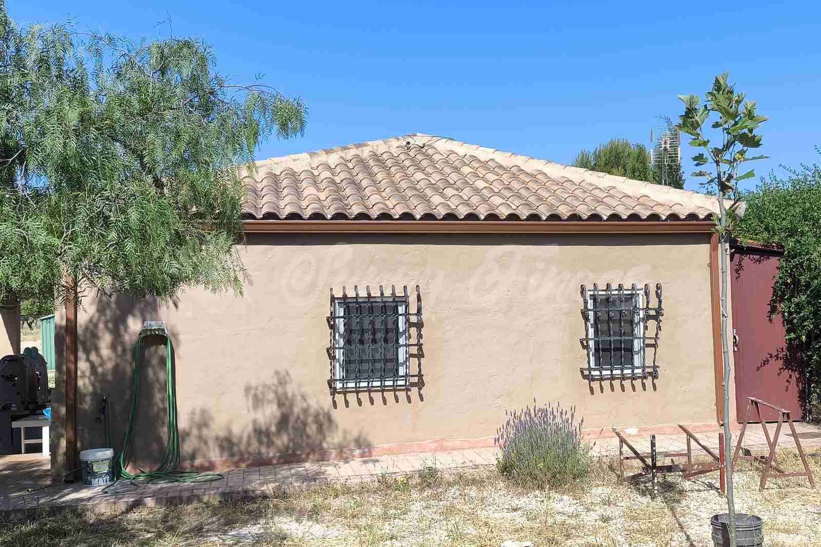 2 bedroom Finca/Country House for sale in Caudete with pool garage - € 165,000 (Ref: 9890723)