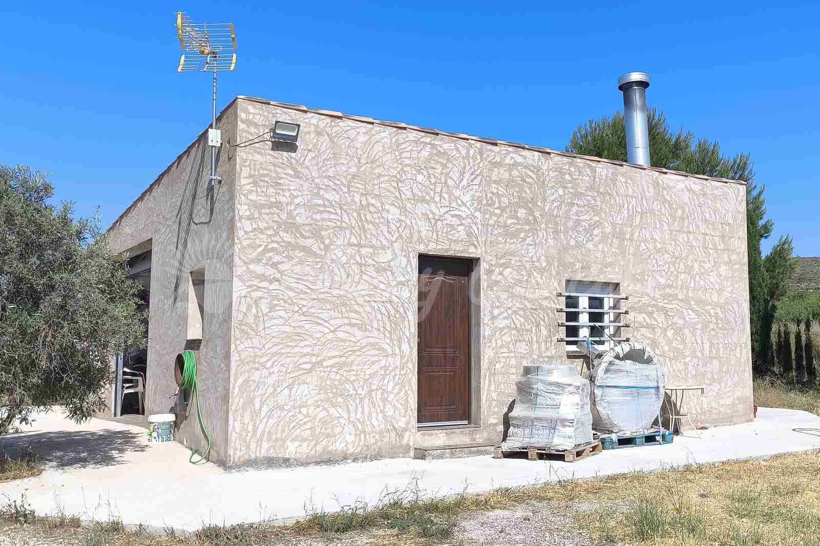 2 bedroom Finca/Country House for sale in Caudete with pool garage - € 165,000 (Ref: 9890723)