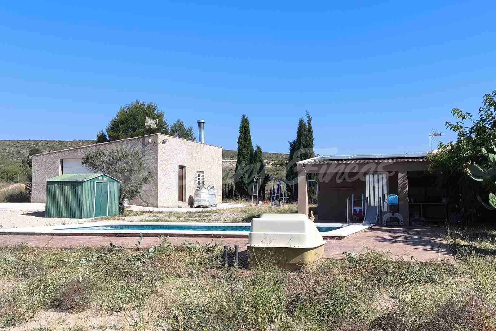 2 bedroom Finca/Country House for sale in Caudete with pool garage - € 165,000 (Ref: 9890723)