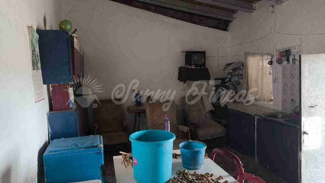 Finca/Landehus til salg i Caudete med garage - € 39.000 (Ref: 9918951)