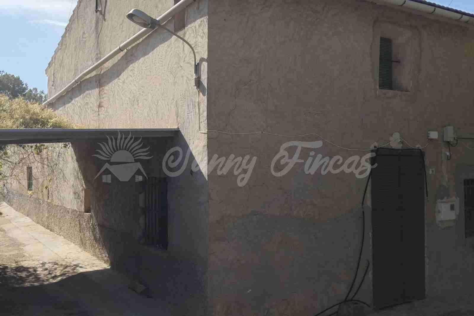 6 soverom Finca/Herregård til salgs i La Romana med garasje - € 160 000 (Ref: 9938800)