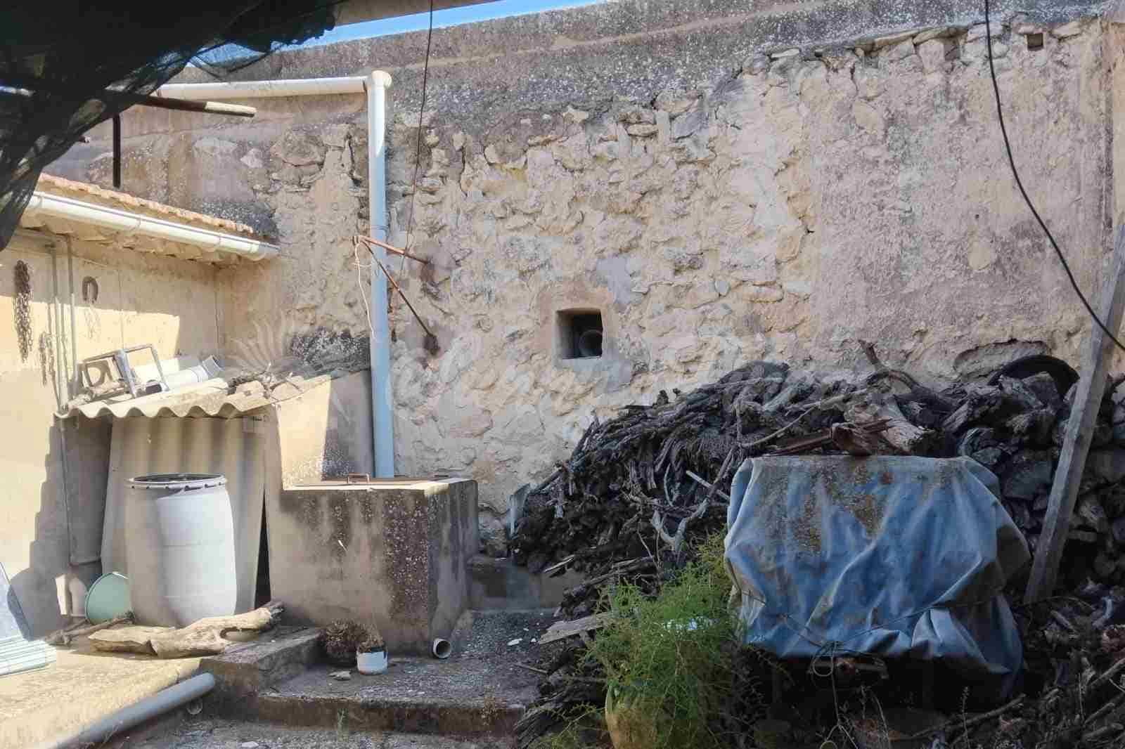 6 soverom Finca/Herregård til salgs i La Romana med garasje - € 160 000 (Ref: 9938800)