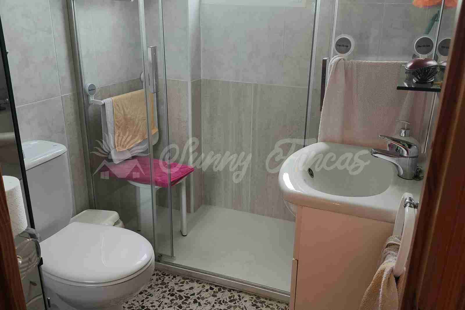 4 soveværelse Finca/Landehus til salg i Montealegre del Castillo med swimmingpool garage - € 210.000 (Ref: 9965929)