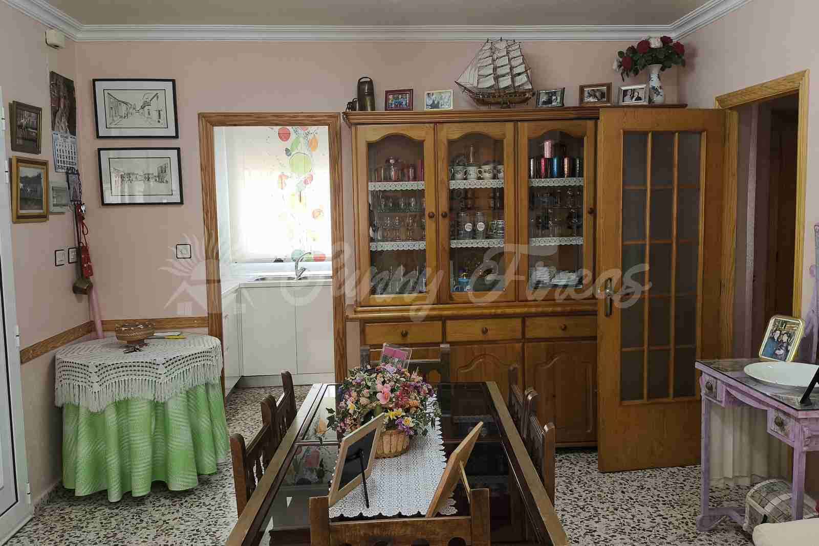 4 soveværelse Finca/Landehus til salg i Montealegre del Castillo med swimmingpool garage - € 210.000 (Ref: 9965929)