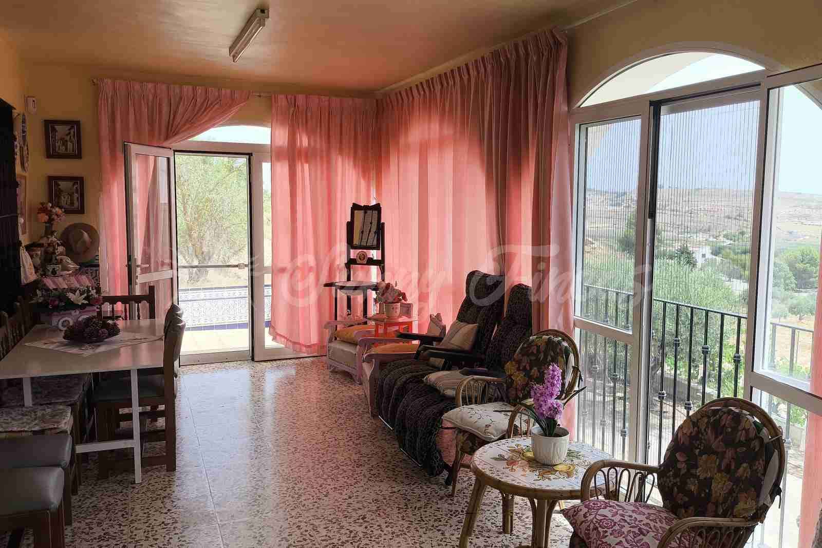 4 soveværelse Finca/Landehus til salg i Montealegre del Castillo med swimmingpool garage - € 210.000 (Ref: 9965929)