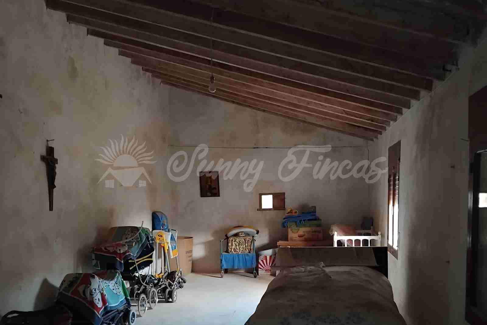 5 soveværelse Finca/Landehus til salg i La Canalosa med garage - € 175.000 (Ref: 9970890)