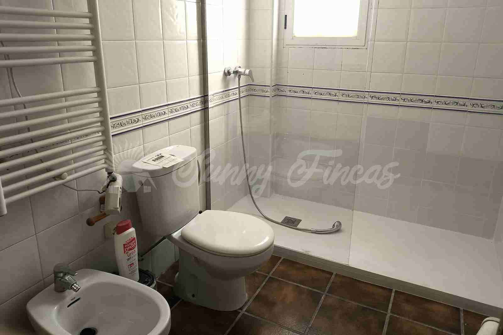 5 slaapkamer Villa te koop in Yecla met zwembad garage - € 287.000 (Ref: 9976114)