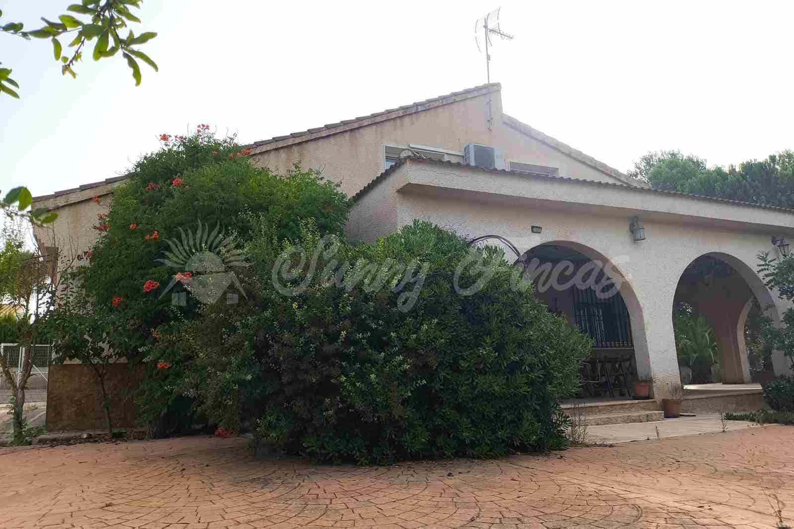 5 slaapkamer Villa te koop in Yecla met zwembad garage - € 287.000 (Ref: 9976114)