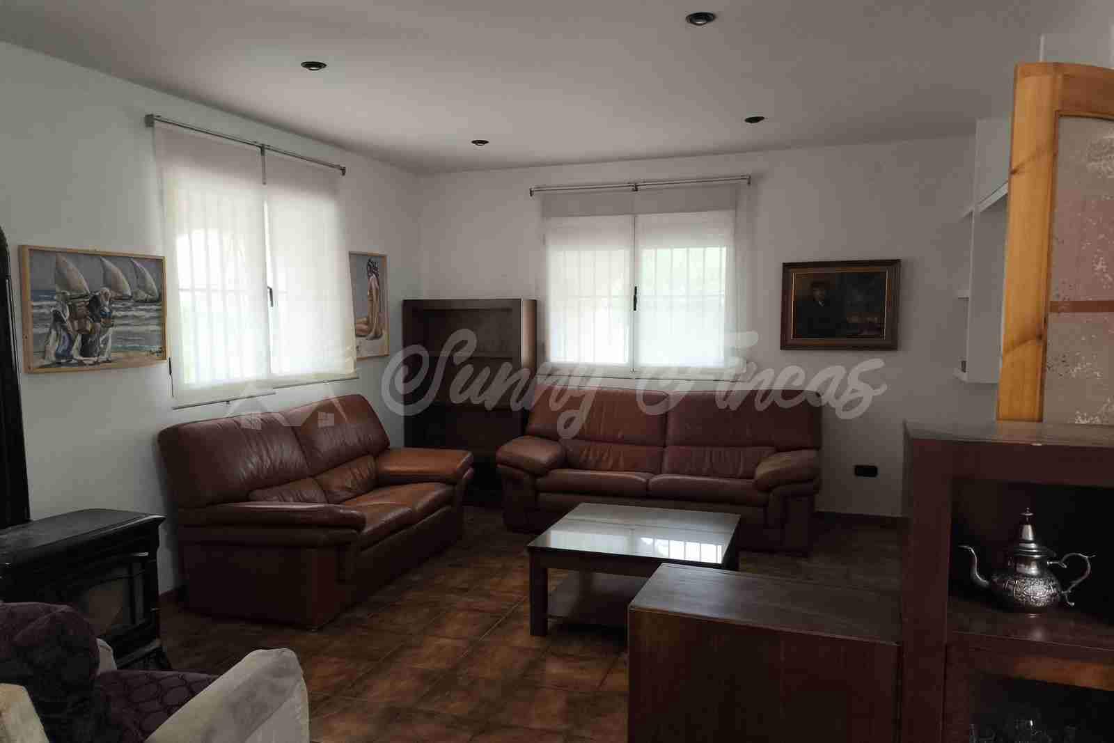 5 slaapkamer Villa te koop in Yecla met zwembad garage - € 287.000 (Ref: 9976114)
