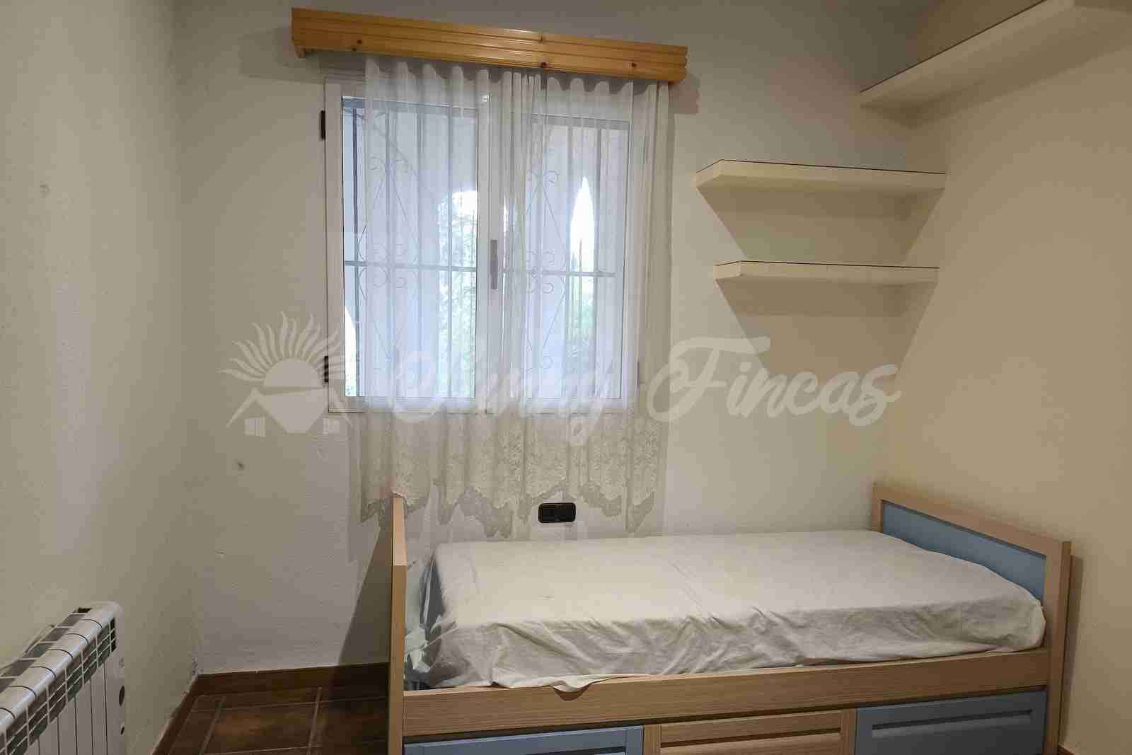 5 slaapkamer Villa te koop in Yecla met zwembad garage - € 287.000 (Ref: 9976114)