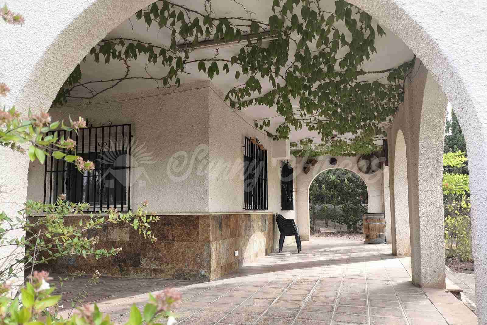 5 slaapkamer Villa te koop in Yecla met zwembad garage - € 287.000 (Ref: 9976114)