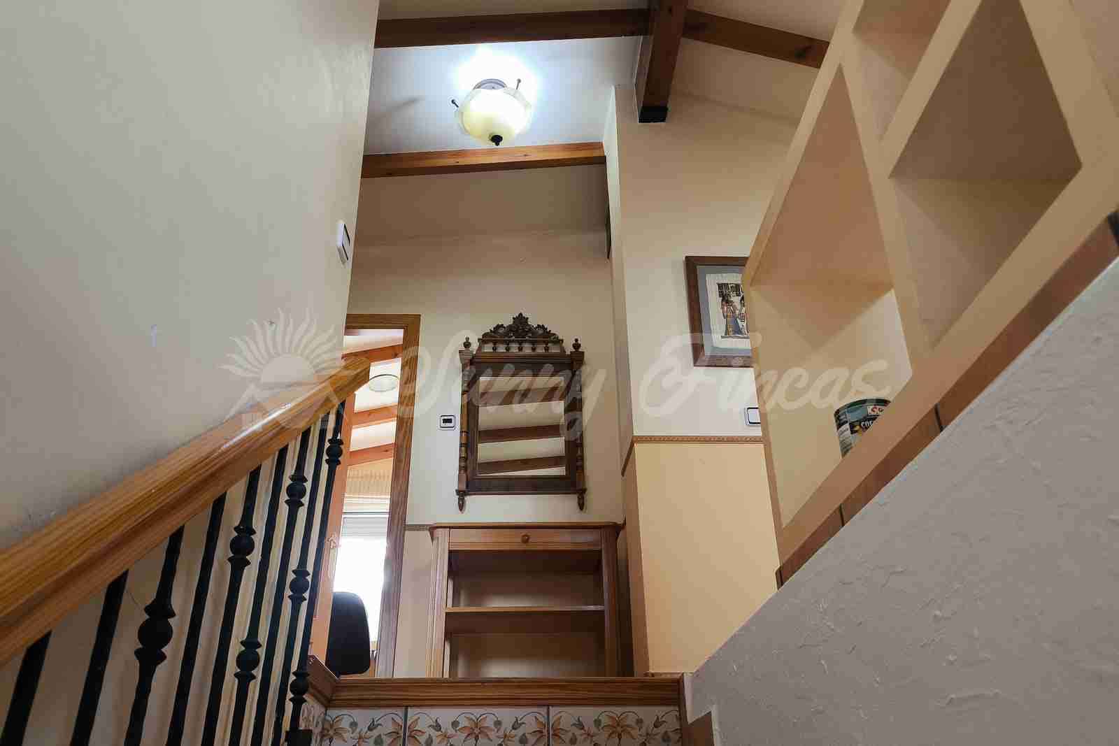 5 slaapkamer Villa te koop in Yecla met zwembad garage - € 287.000 (Ref: 9976114)