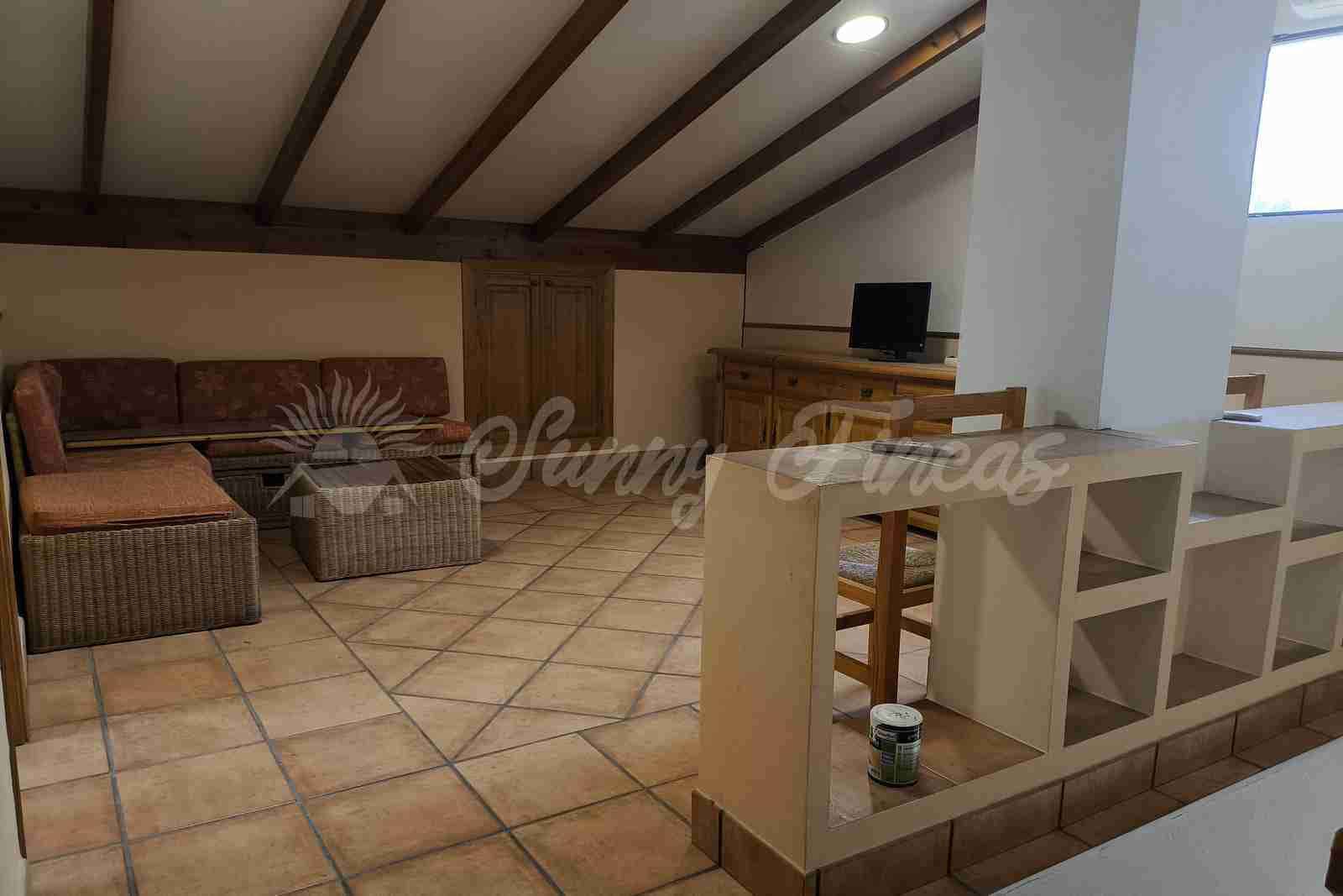 5 slaapkamer Villa te koop in Yecla met zwembad garage - € 287.000 (Ref: 9976114)