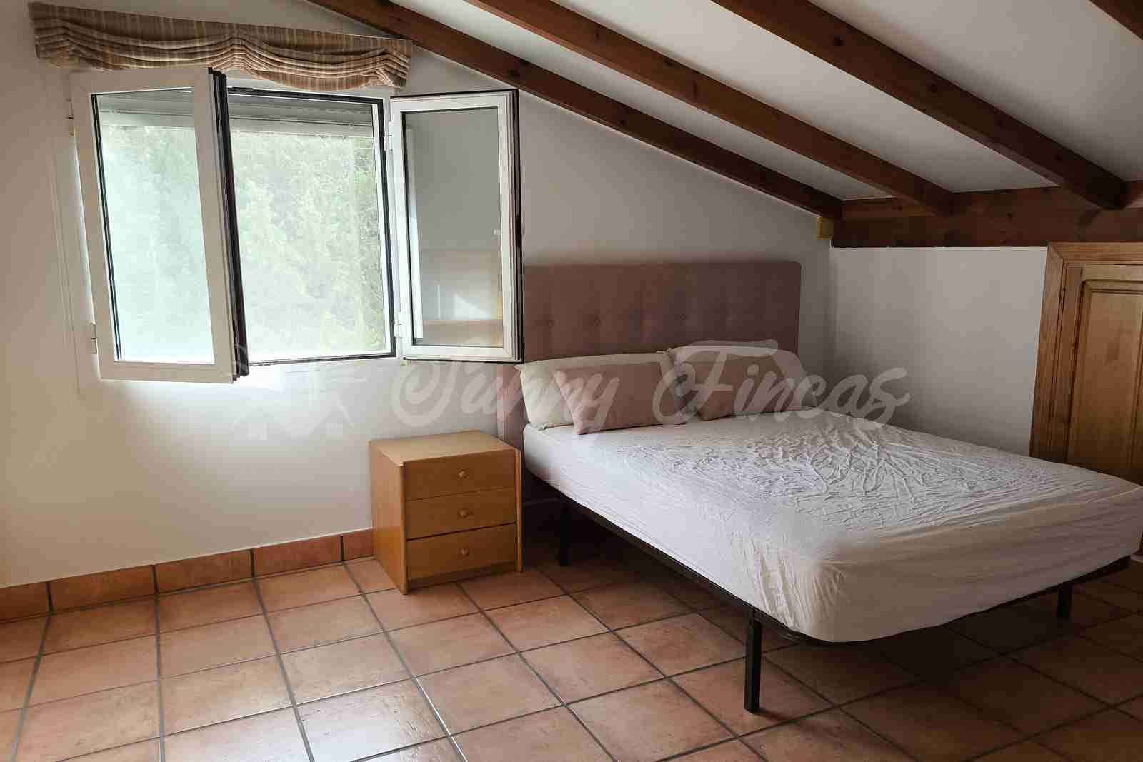 5 slaapkamer Villa te koop in Yecla met zwembad garage - € 287.000 (Ref: 9976114)