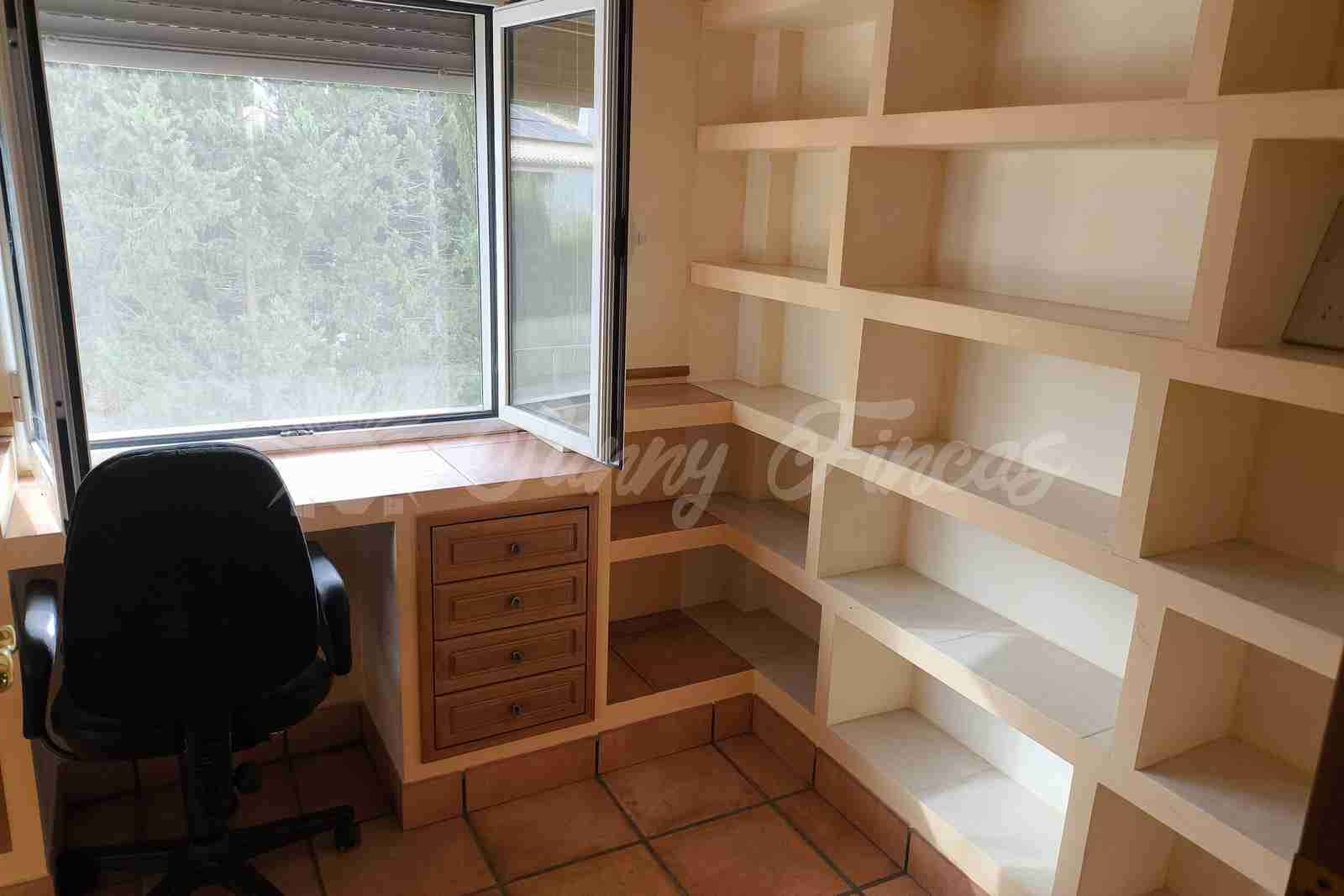 5 slaapkamer Villa te koop in Yecla met zwembad garage - € 287.000 (Ref: 9976114)