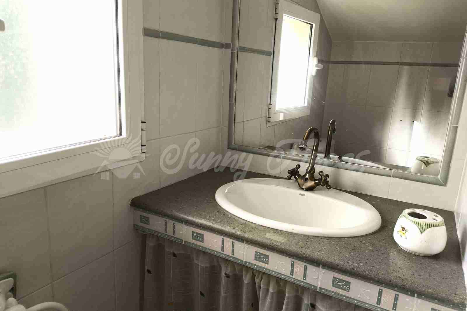 5 slaapkamer Villa te koop in Yecla met zwembad garage - € 287.000 (Ref: 9976114)
