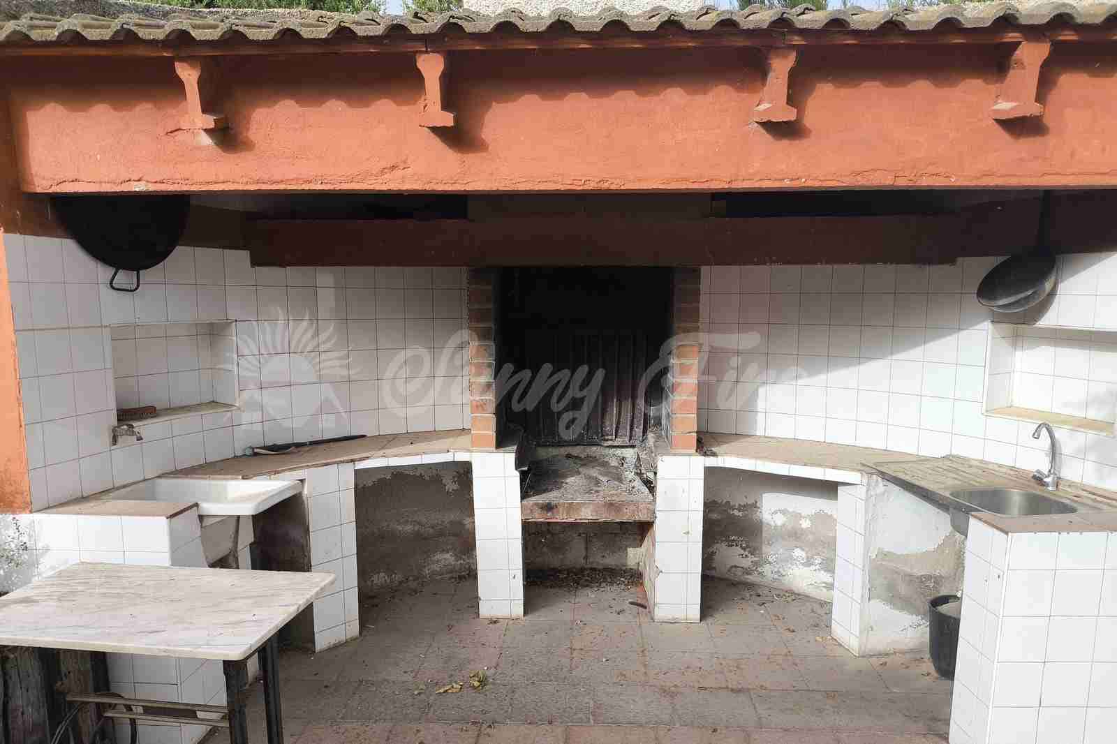 5 slaapkamer Villa te koop in Yecla met zwembad garage - € 287.000 (Ref: 9976114)