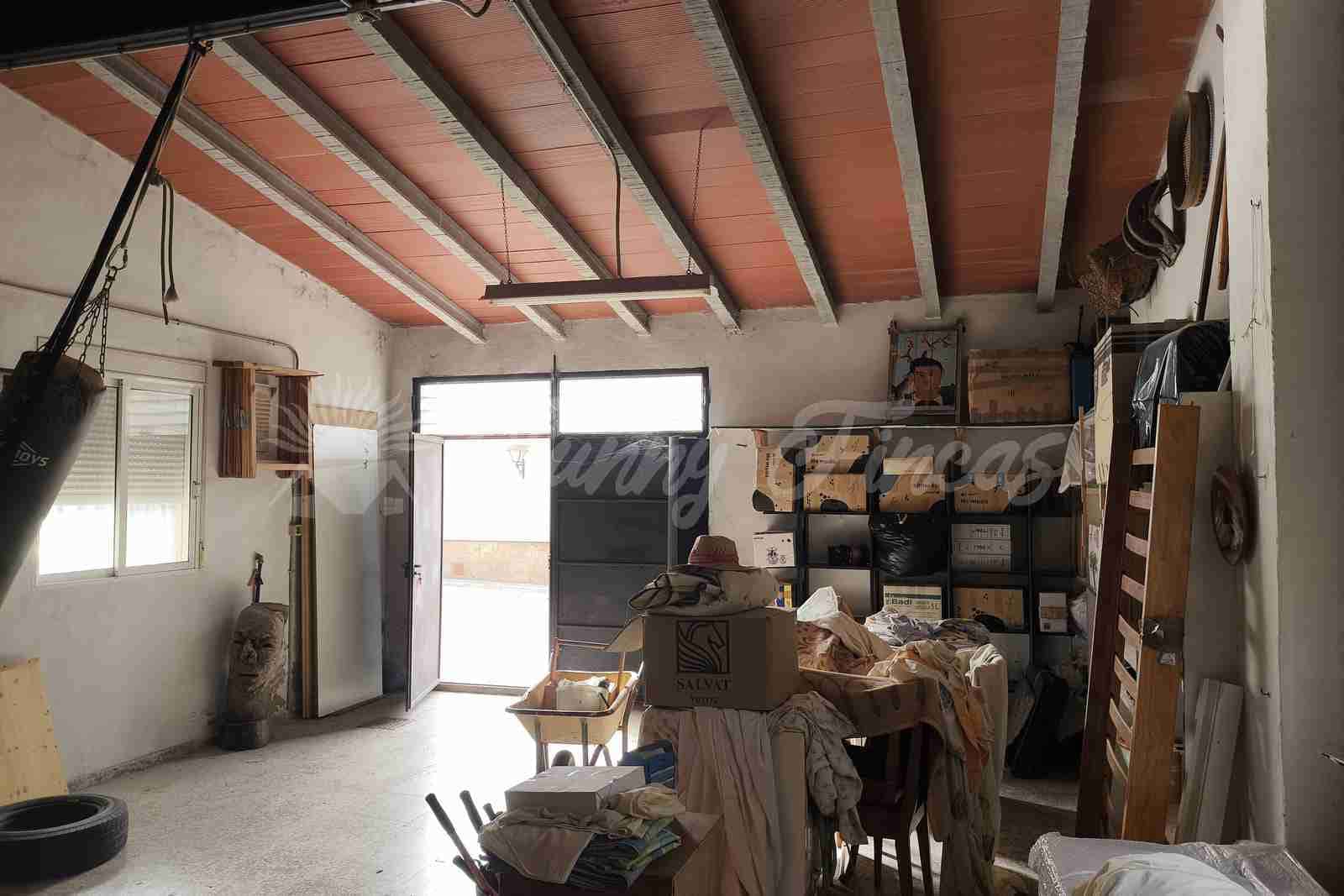 5 slaapkamer Villa te koop in Yecla met zwembad garage - € 287.000 (Ref: 9976114)
