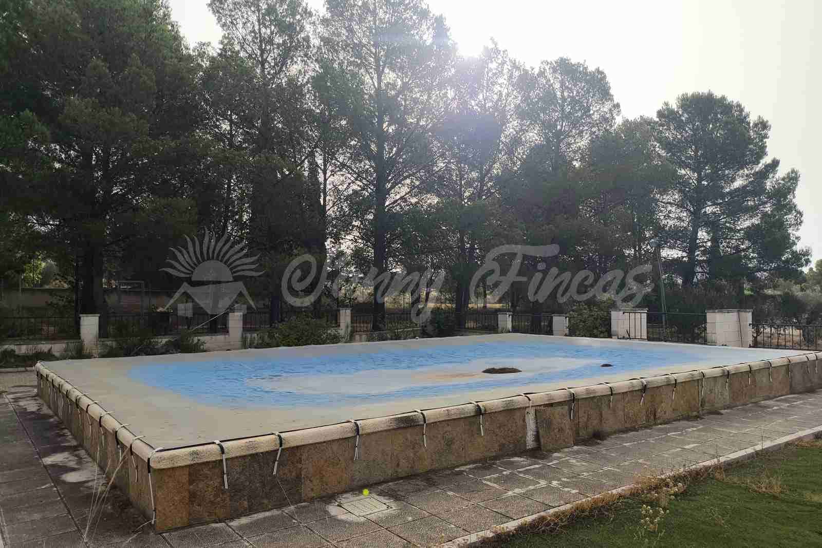5 slaapkamer Villa te koop in Yecla met zwembad garage - € 287.000 (Ref: 9976114)