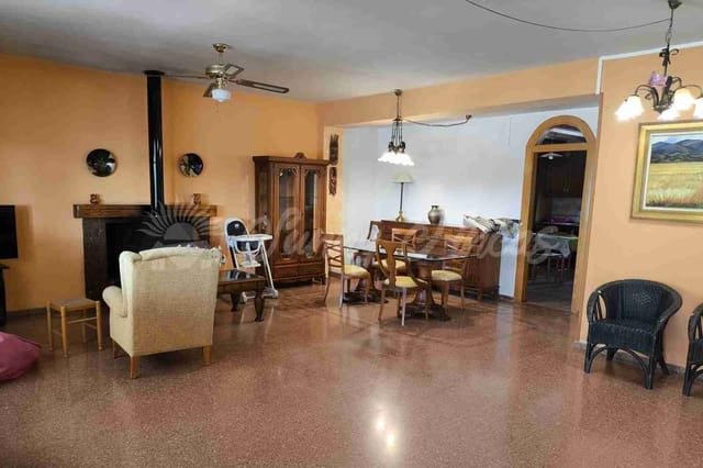 4 Zimmer Finca/Landgut zu verkaufen in Yecla mit Pool Garage - 315.000 € (Ref: 9987229)