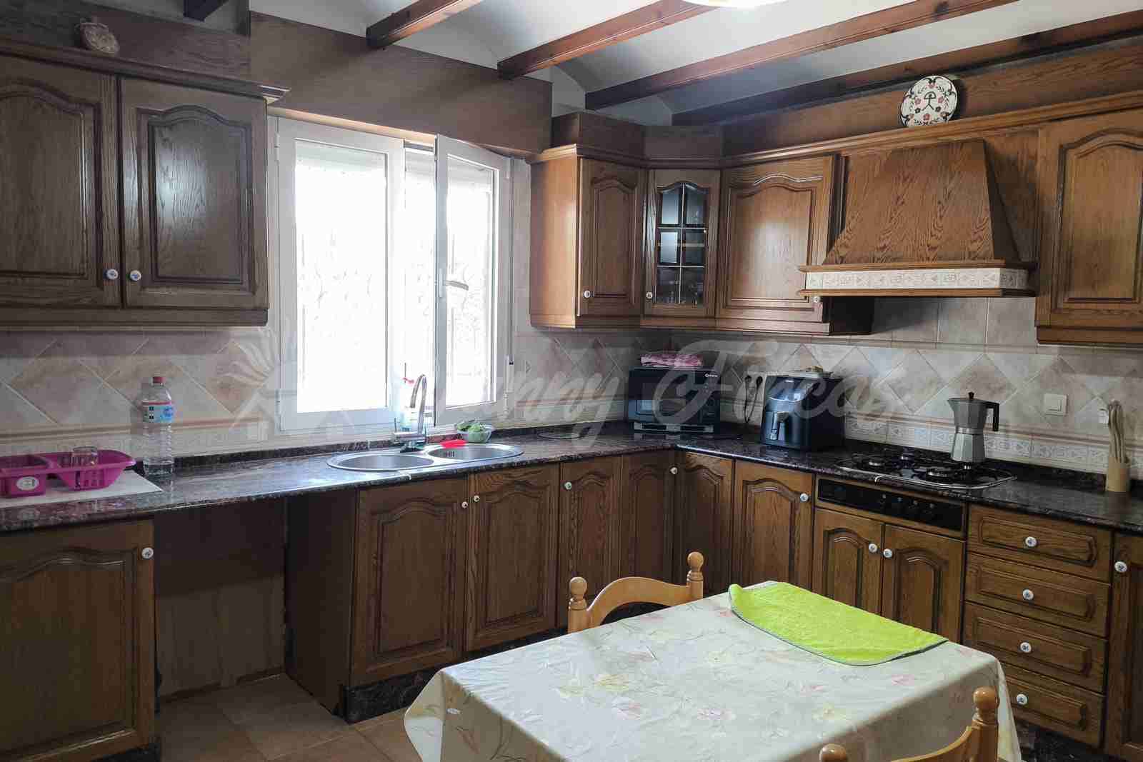 4 Zimmer Finca/Landgut zu verkaufen in Yecla mit Pool Garage - 315.000 € (Ref: 9987229)