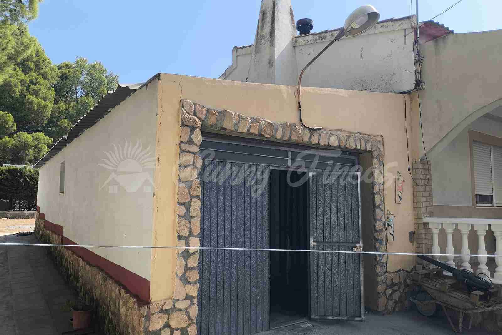 4 Zimmer Finca/Landgut zu verkaufen in Yecla mit Pool Garage - 315.000 € (Ref: 9987229)