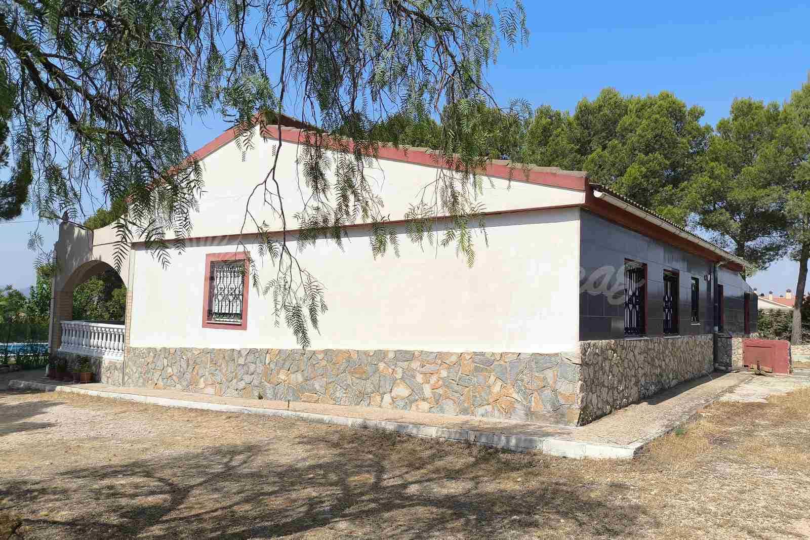 4 Zimmer Finca/Landgut zu verkaufen in Yecla mit Pool Garage - 315.000 € (Ref: 9987229)