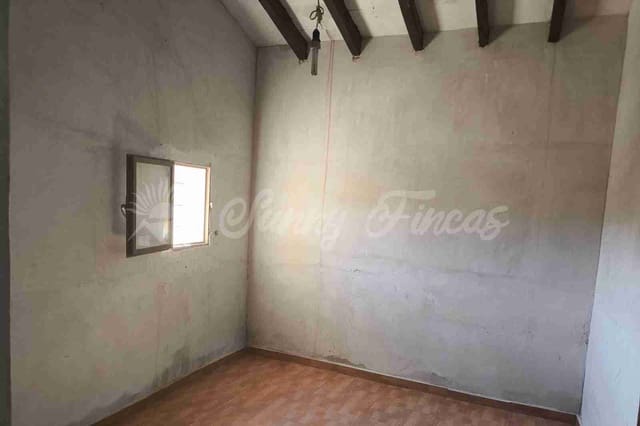 4 soverom Finca/Herregård til salgs i La Romana med garasje - € 149 000 (Ref: 9989410)