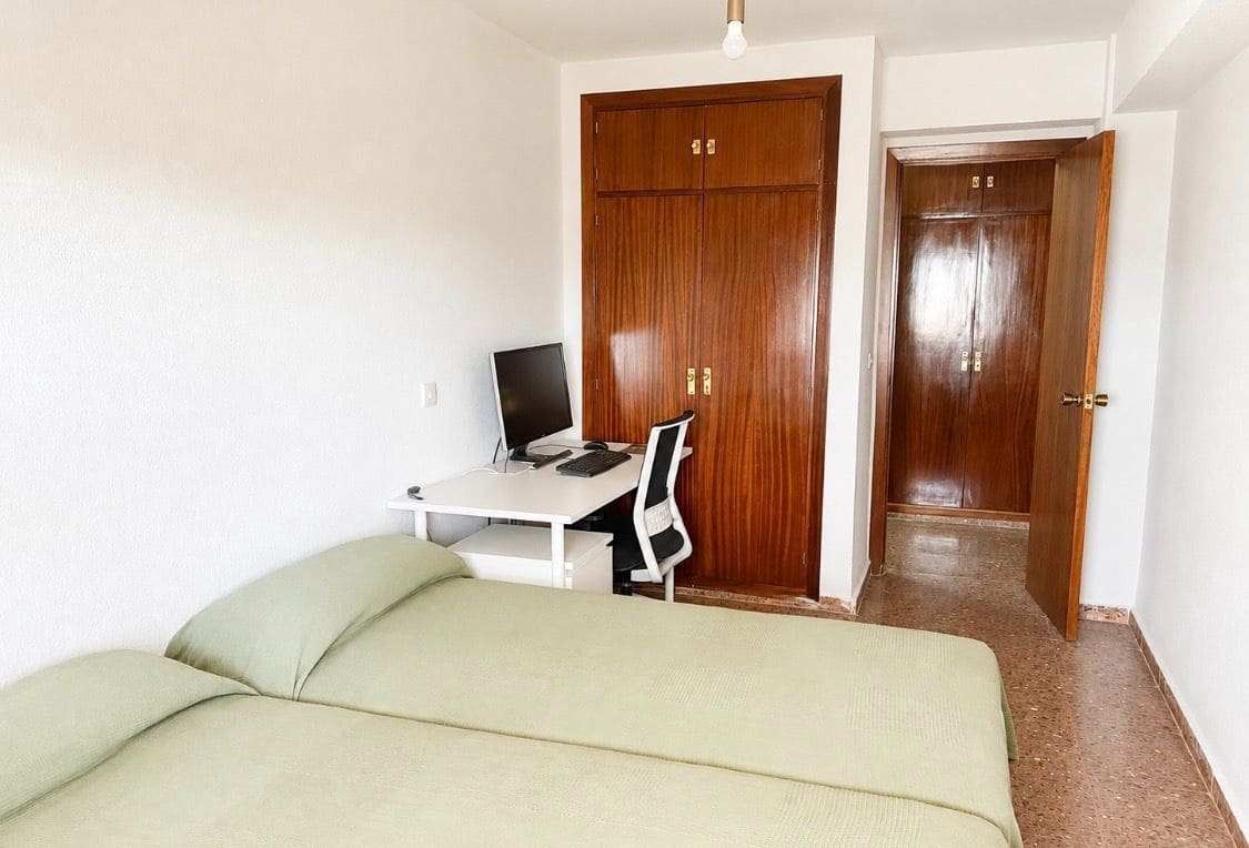 2 soveværelse Lejlighed til salg i Pareja med garage - € 126.000 (Ref: 10023619)