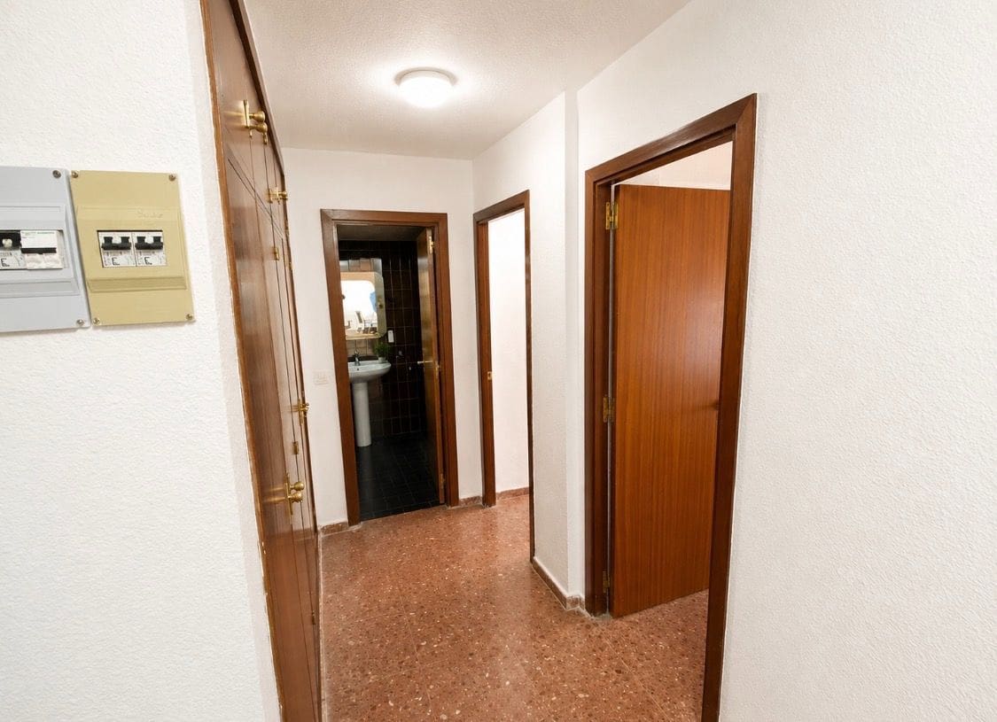 2 soveværelse Lejlighed til salg i Pareja med garage - € 126.000 (Ref: 10023619)
